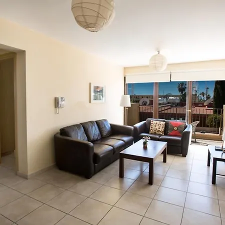 Picture Relaxing In Your Holiday In Reading Your Favourite Book, 1280 Vilă *